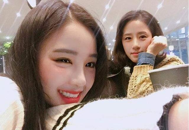 “最年轻妈妈”火了穿上女儿校服毫无违和感