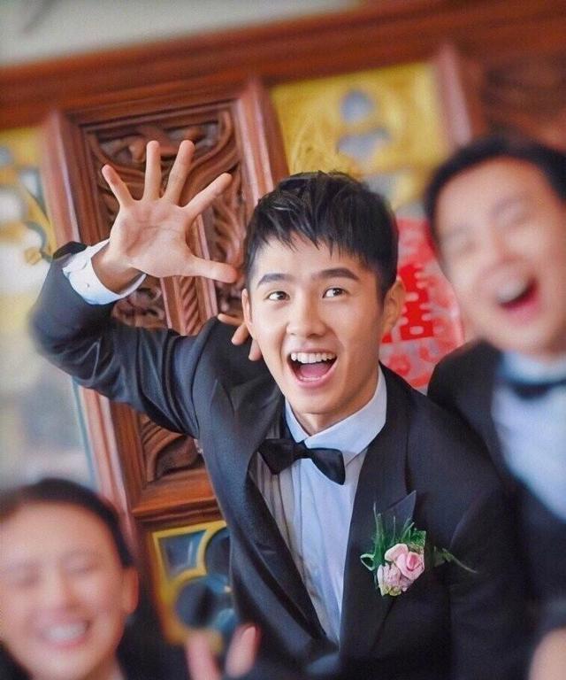 尽管刘昊然未能出席确实令人感到遗憾,但黄晓明的出现却给人带来了意