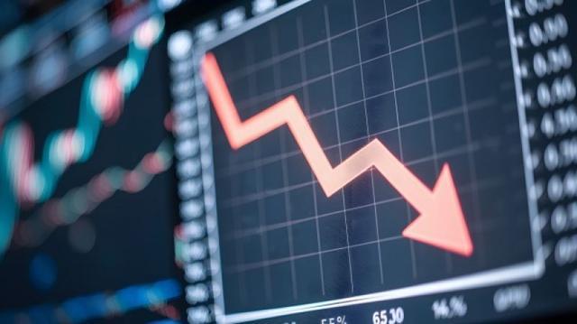 牛散逆势加仓！这家券商第三季度净利“腰斩”，万忠波在赌什么？