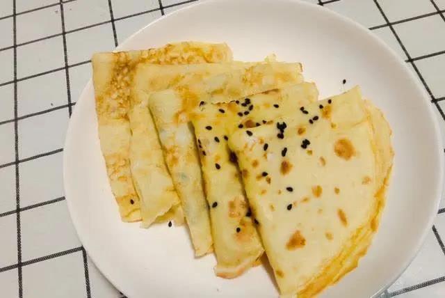 早餐鸡蛋饼，只需鸡蛋面粉搅一搅，简单快手又美味
