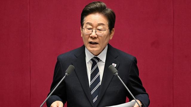 博主：李在明和尹錫悅不一樣 首月支持率亮眼