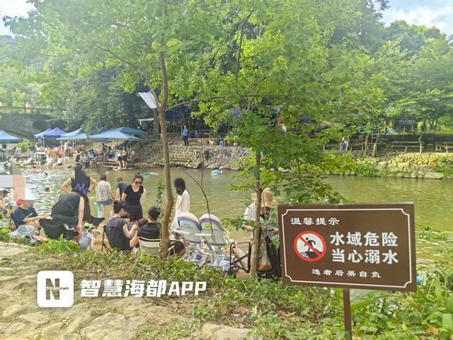女孩溺水醫(yī)護(hù)人員接力救治 游客醫(yī)生及時(shí)施救