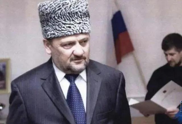 为何卡德罗夫溺水有人怀疑俄 背后隐情引猜测