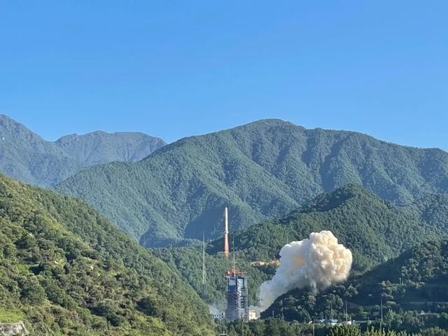 中国成功发射遥感三十号10组卫星 发射成功率100%
