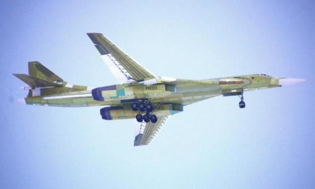 苏联解体后造的首架图160首飞，美媒：为何复活41年历史的飞机？