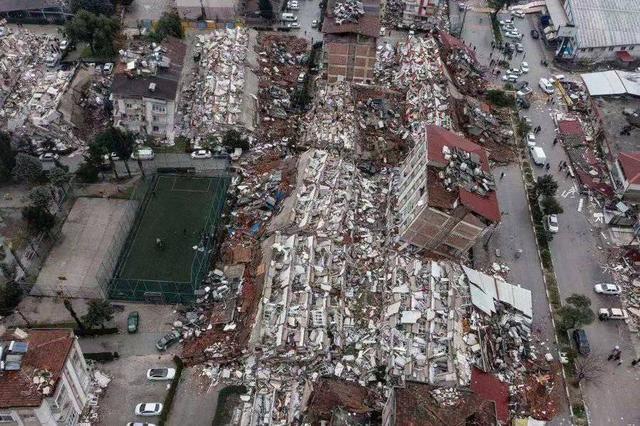 土耳其地震背后的人祸:建筑不达标 让土耳其的许多城市陷入了困境
