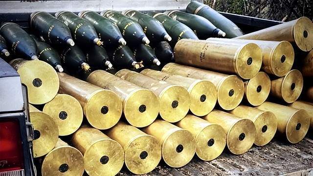 北约拒向乌提供集束弹药 英官员:没有坦克给乌克兰 美德合伙就坑我?