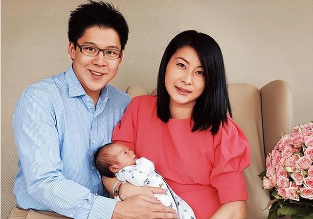 霍启刚在香港担任什么职位 他和郭晶晶的婚姻,是相互成就!