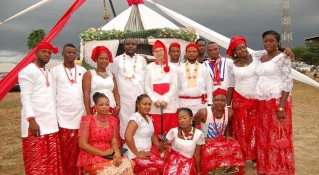 小伙自曝在非洲当酋长能娶4个老婆 中国男子如何成为非洲酋长?