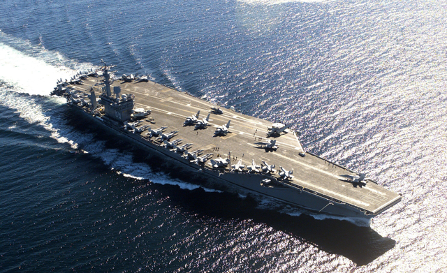 特朗普也有“怕”的时候？下令撤走航母后，1句话让日韩慌了神