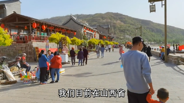 英国小哥在中国的五一假期：视频火了 网友"慕"了