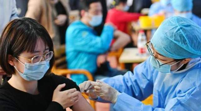 晚报|美军舰擅闯西沙 北大实习医生带女友冒充护士