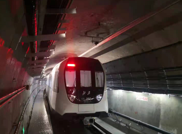 北京地铁11号线冬奥支线空载试运行，今年年底正式通车