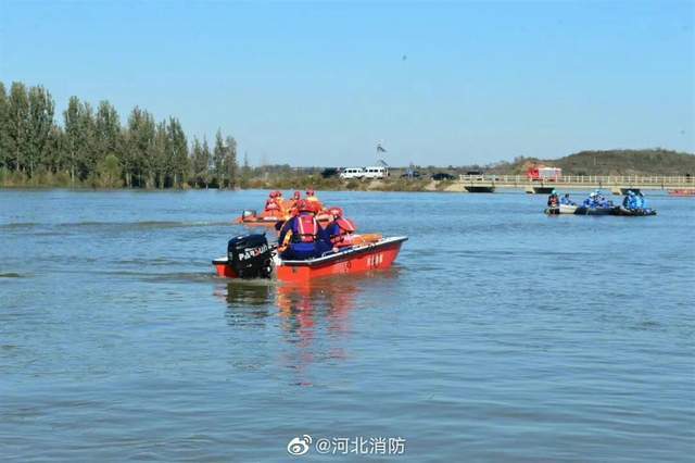 晚报|台湾没有资格加入联合国 河北大巴坠河致14死