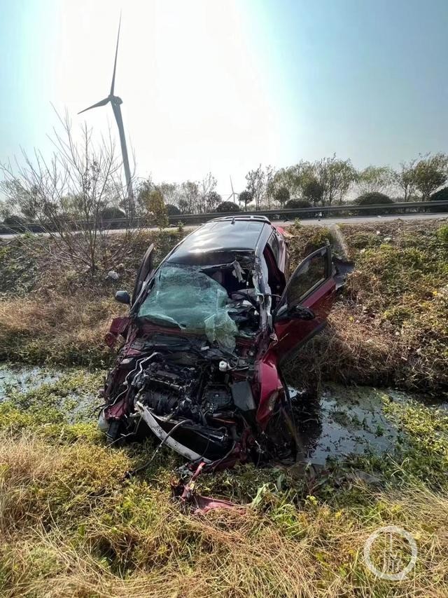 律师代理原配起诉小三案 被男方撞伤