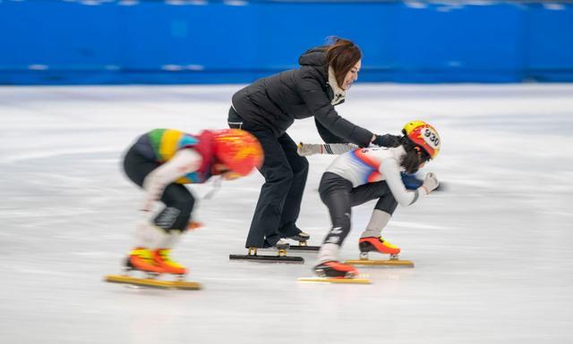 劳动创造幸福——短道速滑追风少年