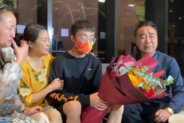 男孩从千万富翁家被拐到亿万富翁家 寻亲者杜小华这句话一针见血