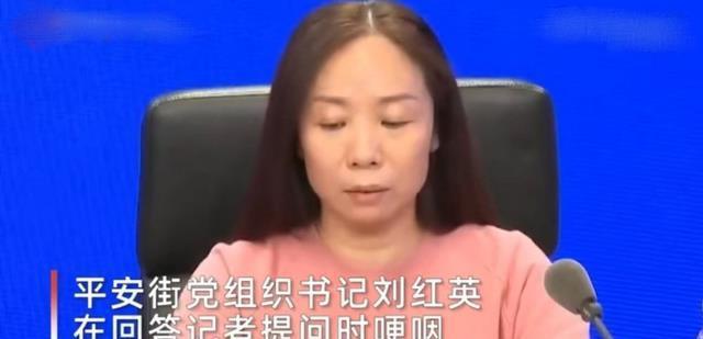 书记错过女儿成人礼委屈回应 媒体:把姿态放低，莫抢戏 ！