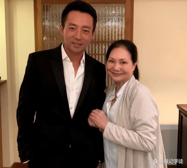 汪小菲气疯了！半夜连发23条怒怼大S全家 “冤大头”要去台北搬床垫