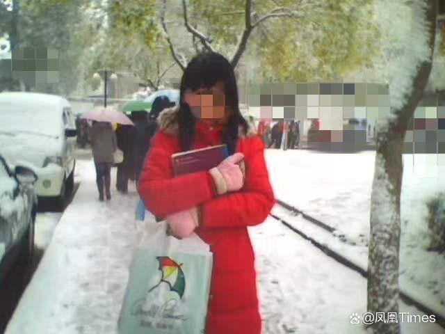 把父亲送进监狱后她仍不原谅母亲 被父亲猥亵后母亲无动于衷算帮凶吗？