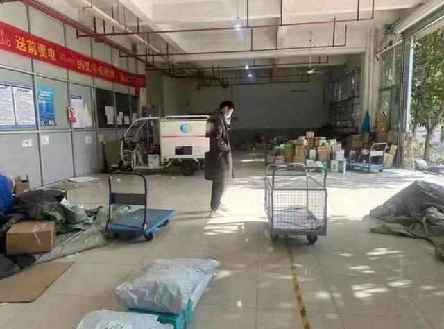 感染潮下快递小哥大批感染：几乎全部倒下了，我们也着急