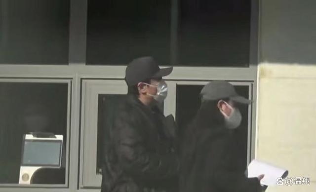成龙现身央视春晚联排：一点都不像六十多岁的大爷！