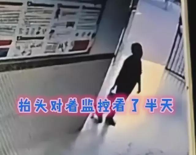 胡鑫宇失踪案真相究竟是什么？自杀被劫持都不像，神秘失踪背后是什么