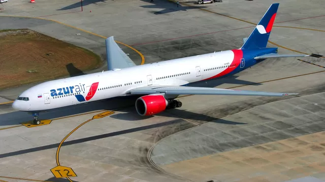 俄媒：一架自俄罗斯飞泰国客机因挡风玻璃受损返航，机上载263名乘客安全！