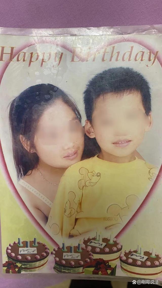 男子杀妻埋尸院中案开庭细节披露：感情不和结婚12年后妻子“失联”