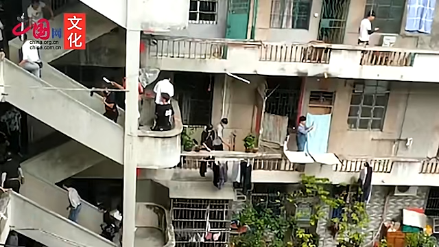 市民翻出2年前视频发现邻居是高启强