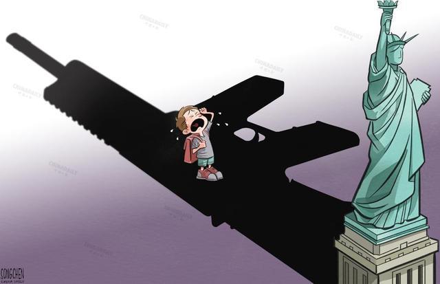 美一男童玩枪支击中自己 枪支泛滥再酿悲剧，美青少年生活在枪支阴影下