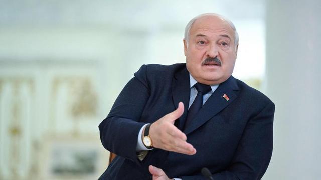 伊朗总统与白俄总统会晤 双方达成了8份合作协议