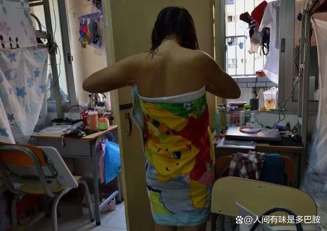男大学生夜闯女寝被行拘并开除学籍 大学生性骚扰事件因何频发？