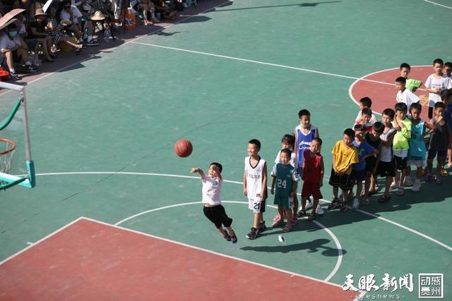 贵州村BA总决赛有多燃 激战正酣！看台人山人海座无虚席