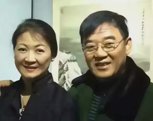 李立群酒后立遗嘱说上海房子给女儿，儿子一听脸就黑了当场发飙
