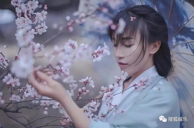 李子柒外网收入曝光：油管停更一年多后，每月视频播放量依旧能产生广告收益785320元