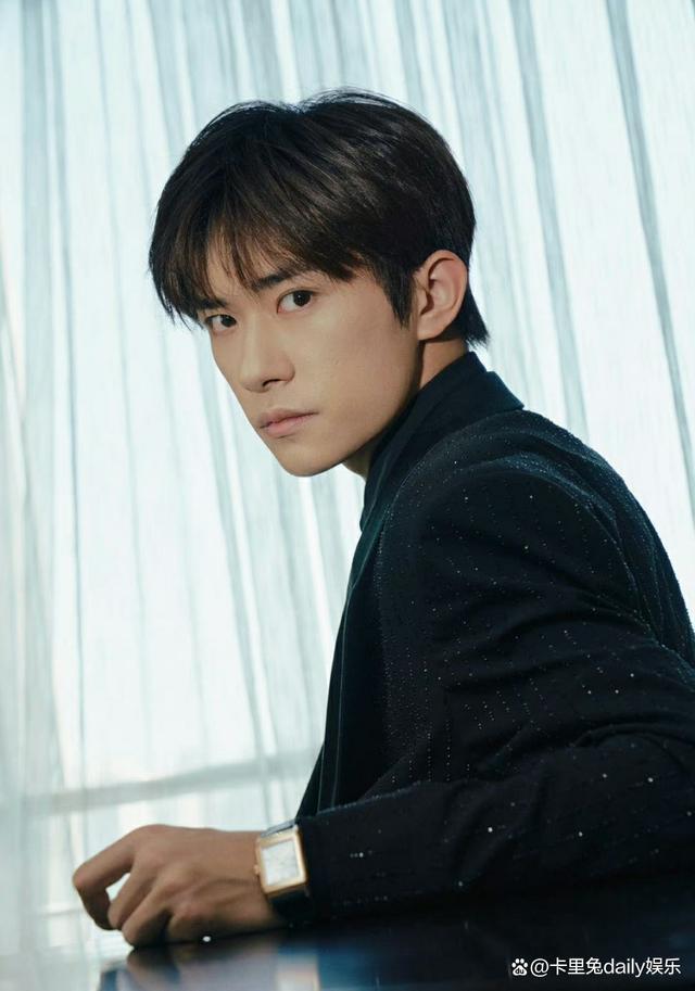 易烊千玺赵露思将合作出演张艺谋导演的《英雄联盟》 双顶流合作拍网剧?