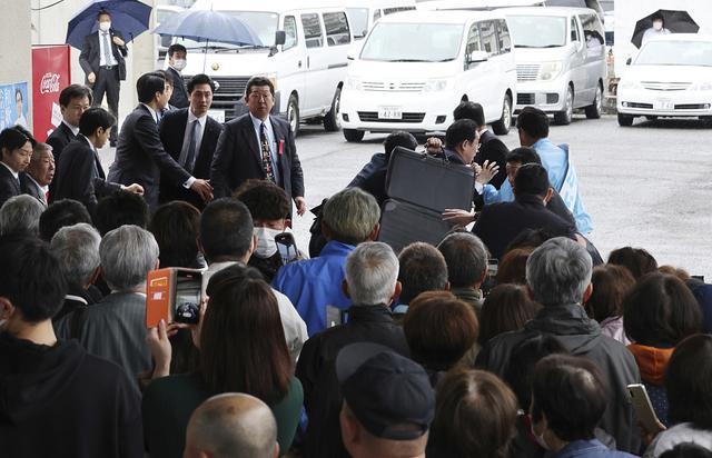 受岸田文雄遇袭事件影响，日本政府拟取消街头演讲遭反对