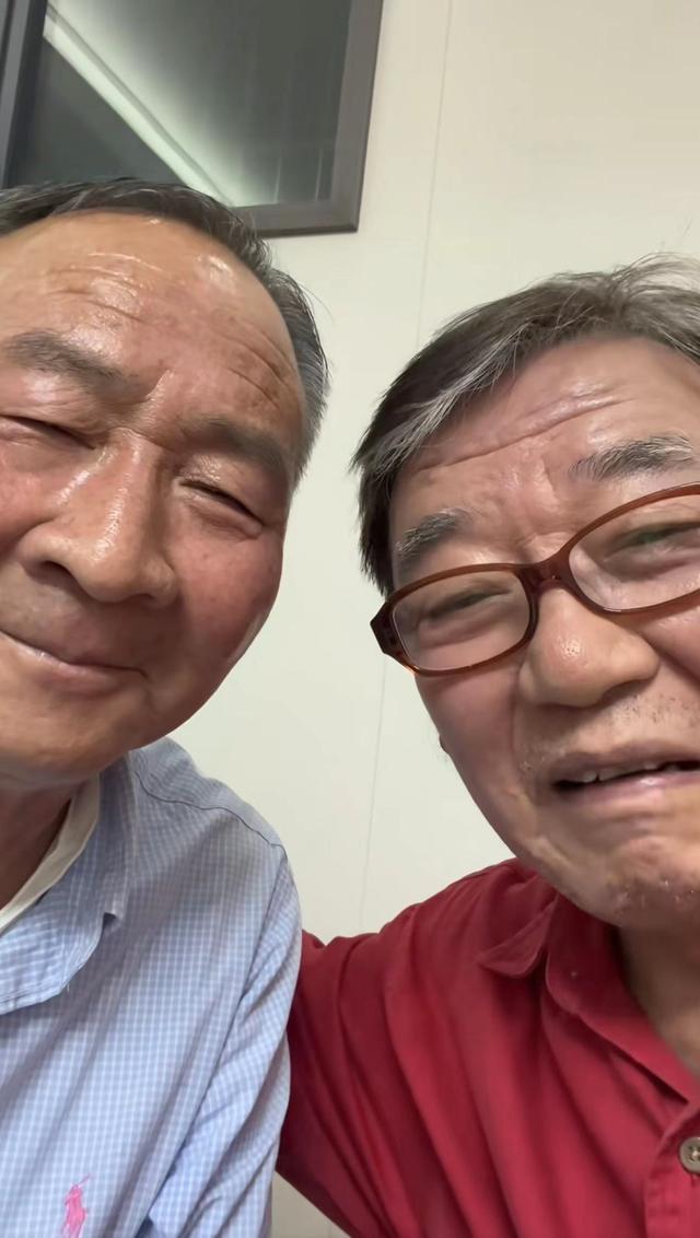 李立群回河南祭祖 与亲友们聚会 激动到声音哽咽睡不着