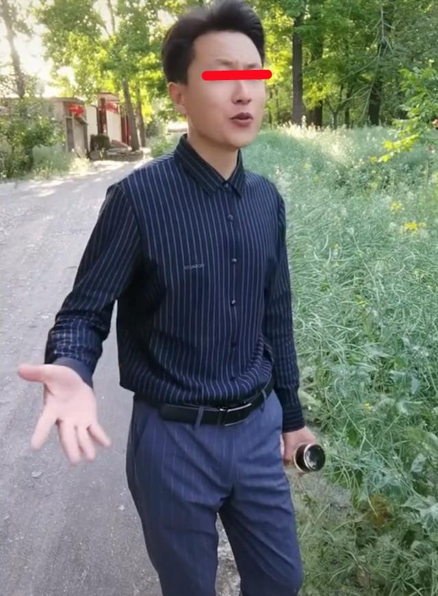 72岁老太太跨越千里找男网红:非得见见他 网名秀才