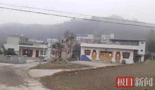 男孩失踪13年尸骨被发现，两名村妇被警方带走
