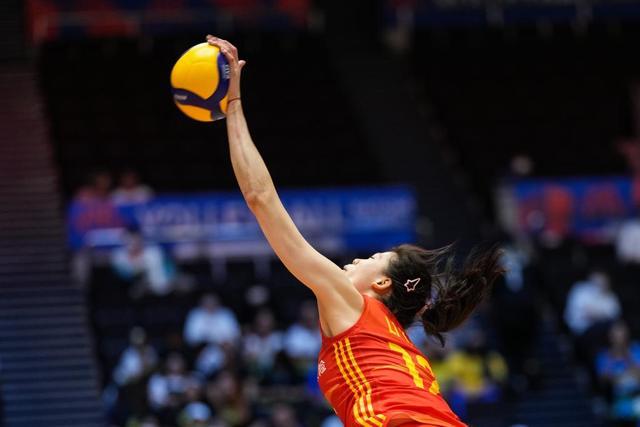 中国女排3-2险胜巴西 取得世界女排联赛“开门红” 