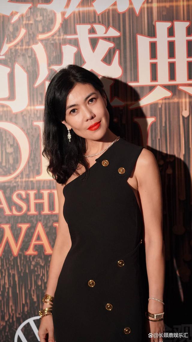 时尚芭莎新主编沙小荔 提携李晓峰,把C位交由赵丽颖