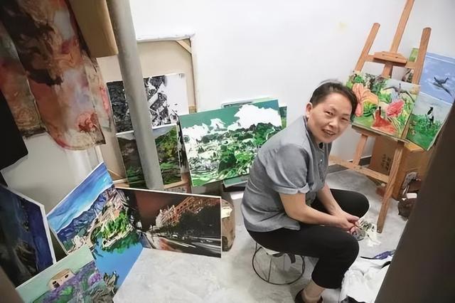 57岁北漂阿姨白天当保洁晚上做画家 网友：保洁是生存，画画是爱好