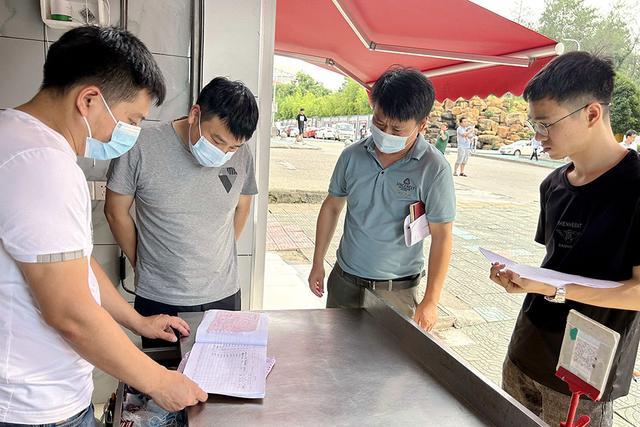 江西一高校排查食品安全 强调“动真碰硬”