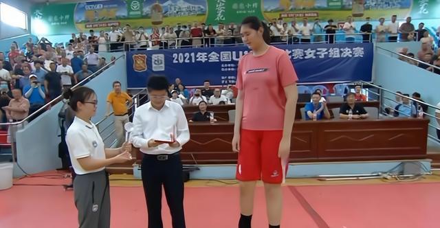 16岁女生身高超姚明 骨龄测试：能长到2米32 未来不会有人能超越他！