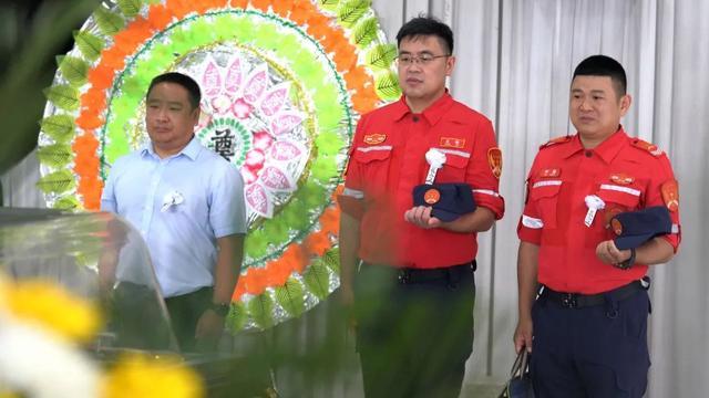 26岁退役军人遗体告别仪式 两次入水救人献出了宝贵的生命