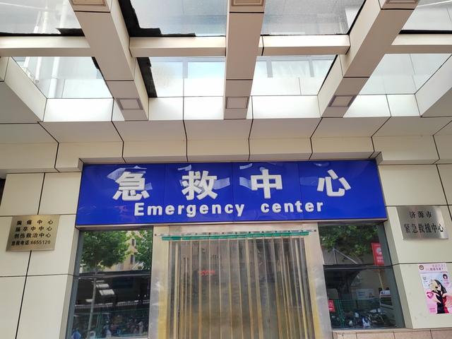 济源一村支书跳河救人后带伤独自离开