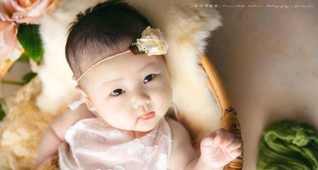 孩子长得太漂亮竟然也是病？天生一张花旦脸，原是一种罕见病 