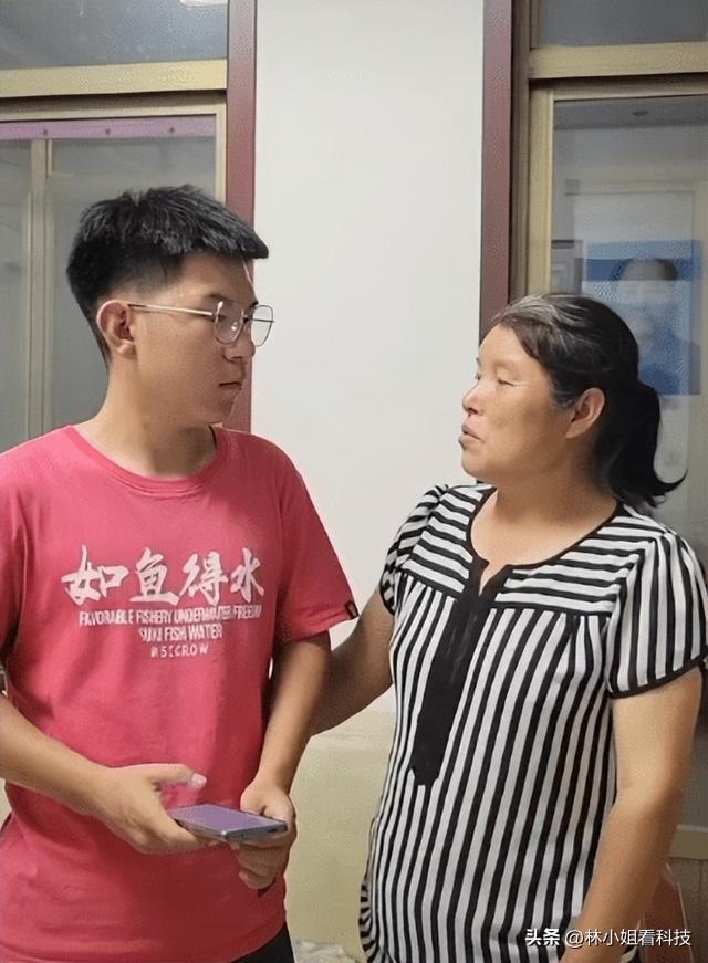 任旭明考上唐山师范学院！那个感动全网的环卫工儿子被录取了！